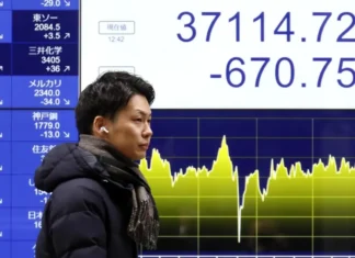 Le azioni asiatiche e i futures statunitensi crollano dopo l’annuncio di Trump: dazi alti per il sud dell’Asia