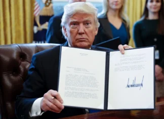 Arrivano i dazi di Donald Trump: “Oggi facciamo la storia”