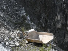 Un operaio è morto in una cava di Carrara, proprio nella Giornata Mondiale per la salute e la sicurezza sul lavoro