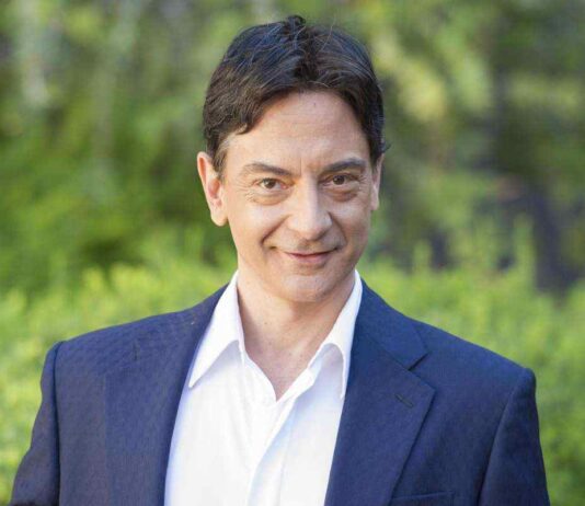 Oroscopo di Paolo Fox per oggi, 6 aprile: Ariete stimolante, Leone carico