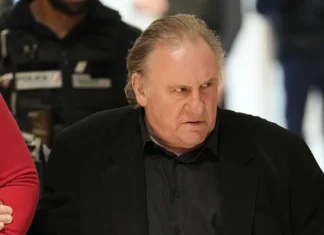 Gérard Depardieu è stato condannato per aggressione sessuale: si era definito «di un’altra epoca»