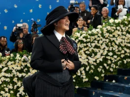 Rihanna annuncia la terza gravidanza al Met Gala 2025