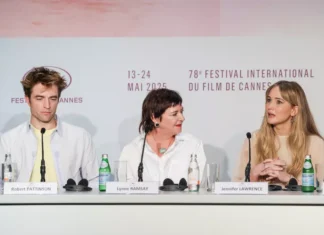 Jennifer Lawrence a Cannes 2025 porta le short pink nails in trend (ovviamente in Dior)