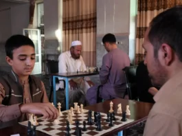 In Afghanistan non si potrà più giocare a scacchi: l’ultima mossa dei talebani per trasformare i cittadini in pedine