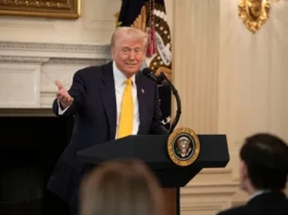 Trump pronto ai dazi al 50% in Europa dal 1 giugno e minaccia la Apple: “Devono produrre in America”