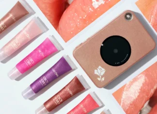 Ma quanto ci piace la nuova campagna Y2K di Lancôme per i Juicy Tubes?