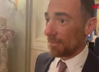 David di Donatello 2025, Elio Germano critica il ministro Giuli: “Fatico ad ascoltarlo”