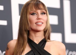 Miley Cyrus si è esibita con alcuni brani del nuovo album “Something Beautiful” in anteprima per i fan Miley Cyrus ha presentato il nuovo album Something Beautiful in anteprima per i fan