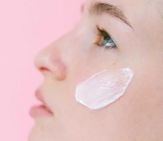 Spring glow: gli essentials per far sbocciare la pelle