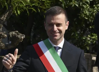 Arrestato in flagranza Marco Coppola, il sindaco di Sorrento