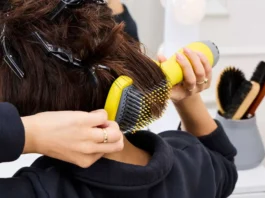 Perché il mondo del beauty è impazzito per le spazzole termiche?