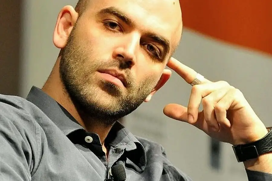 La classifica dei libri più venduti della settimana vede in testa Roberto Saviano, fonte youtube.com
