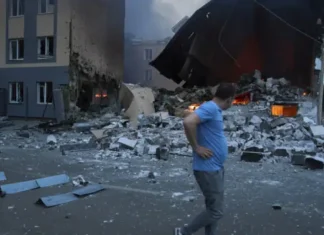 Kiev e la città portuale di Odessa sono state attaccate da droni russi: 1 morto e 8 feriti