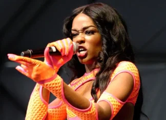 Azealia Banks è sparita dai cartelloni di due festival inglesi e denuncia: «Volevano farmi dire a tutti i costi “Free Palestine”»