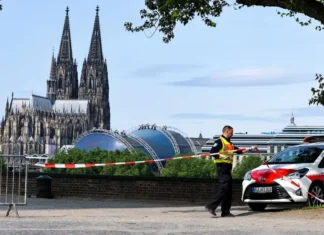 Oltre ventimila persone evacuate a Colonia, in Germania, dopo il ritrovamento di bombe inesplose della Seconda Guerra Mondiale