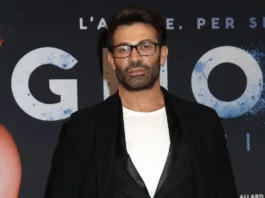 Gianni Sperti, il ricordo del padre e il rapporto con la madre: “È sempre molto critica con me”