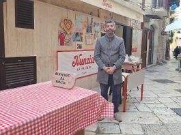 Bari: Il Comune Legalizza la Truffa delle Orecchiette? Home Restaurant Hotel accusa: “Violazione di Legge per Proteggere l’Abusivismo”