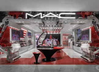 MAC Cosmetics apre in Cina una boutique sensoriale ispirata a un pianoforte: il make-up diventa musica