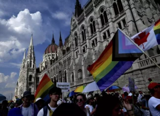 Il Budapest Pride colora le piazze della città (e sfida Orban) pride budapest