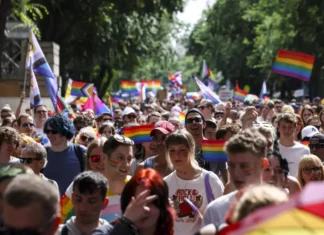 Cosa sta succedendo a Budapest e perché la polizia reprimerà il Pride 2025