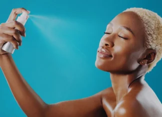 Il prodotto estivo da avere in borsetta? È la face mist