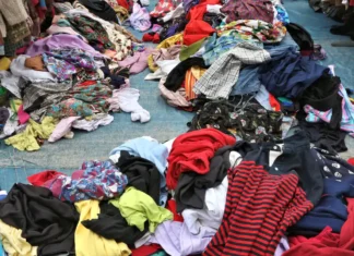 La Francia ha approvato un disegno di legge che regolamenterà il fast fashion