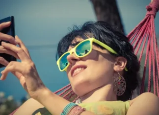 Estate al mare: i giochi perfetti da fare in spiaggia con il telefono