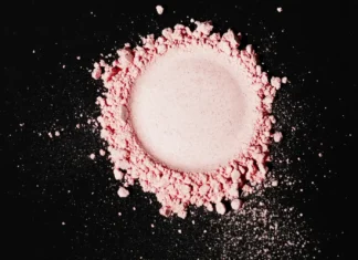 Profumo in polvere, cosa sappiamo sul prodotto beauty ispirato alle dive
