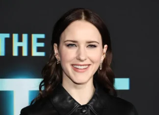Rachel Brosnahan afferma che gli attori devono smetterla di lamentarsi dei loro film sui supereroi