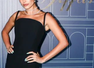 Le Tiffany nails sono la nuovissima inspo per l’estate 2025: ecco perché