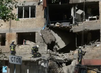 Un nuovo attacco mortale di droni russi colpisce Kiev
