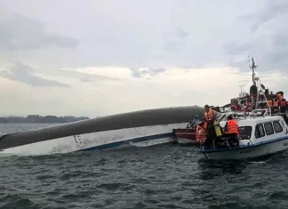 In Vietnam un battello turistico si è capovolto nella baia di Ha Long: 38 morti, molti i bambini