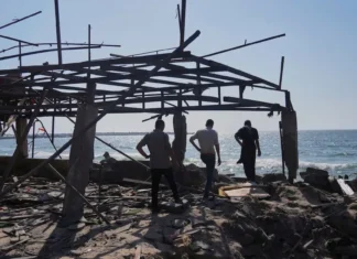 Israele ha bombardato un bar a Gaza, usato dai giornalisti e attivisti palestinesi