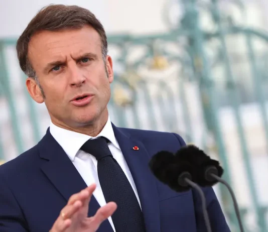 Macron è pronto per la guida della missione nello Stretto di Hormuz