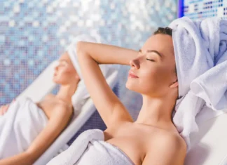 Linee cosmetiche per centri estetici: qualità, innovazione e risultati per la pelle dei clienti