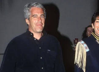 I segreti dell’ex di Epstein, Ghislaine Maxwell, che ora vuole testimoniare (e la lista dei clienti che fa paura a Trump)