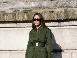I cargo pants sono ancora i pantaloni più easy (e cool) dell’estate