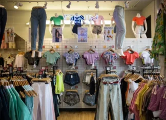 Sta tornando in trend American Apparel? Cosa sappiamo del brand che ha vestito (e influenzato) una generazione