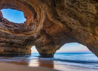 Algarve on the road: 4 giorni nel sud del Portogallo Algarve on the road_Grotta di Benagil - Photo Credits siviaggia.it
