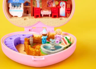 Polly Pocket x GCDS: la collezione dedicata alle bambole più iconiche della nostra infanzia