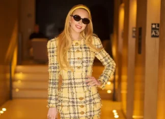 Lindsay Lohan ha ricreato dei look Annie James coded per il tour di Freakier Friday