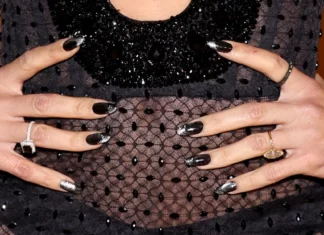 Le cat-eye nails tornano in trend tutte argento (grazie a Lizzo)