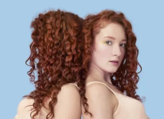 Che cos’è il cowash, il prodotto che ci fa risparmiare lo shampoo (e perché è perfetto per l’estate)