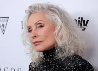 Debbie Harry parla dell’estetica nel mondo della musica: “La chirurgia è stata necessaria, dovevo lavorare”