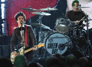 Billie Joe Armstrong dei Green Day incoraggia gli agenti dell’ICE a “lasciare quel lavoro di m—a” Green Day ancora una volta contro Trump