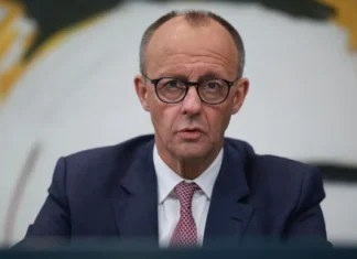 Friedrich Merz mette in guardia gli Stati Uniti: «Un’intera nazione viene umiliata dalla leadership iraniana»