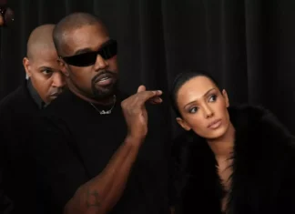 Kanye West è stato accusato dall’ex assistente di violenza sessuale Kanye West le accuse dall'ex assistente