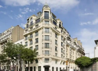 Allarme overtourism, colpita anche Montmartre. Si valuta candidatura Unesco