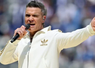 Robbie Williams annuncia il singolo “Spies” e svela tracklist e data di uscita del nuovo album “Britpop” Robbie Williams, data di pubblicazione e tracklist del nuovo album