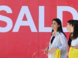 Pronti, via: domani iniziano i saldi estivi 2025, quanto spenderanno gli italiani? saldi estivi 2025